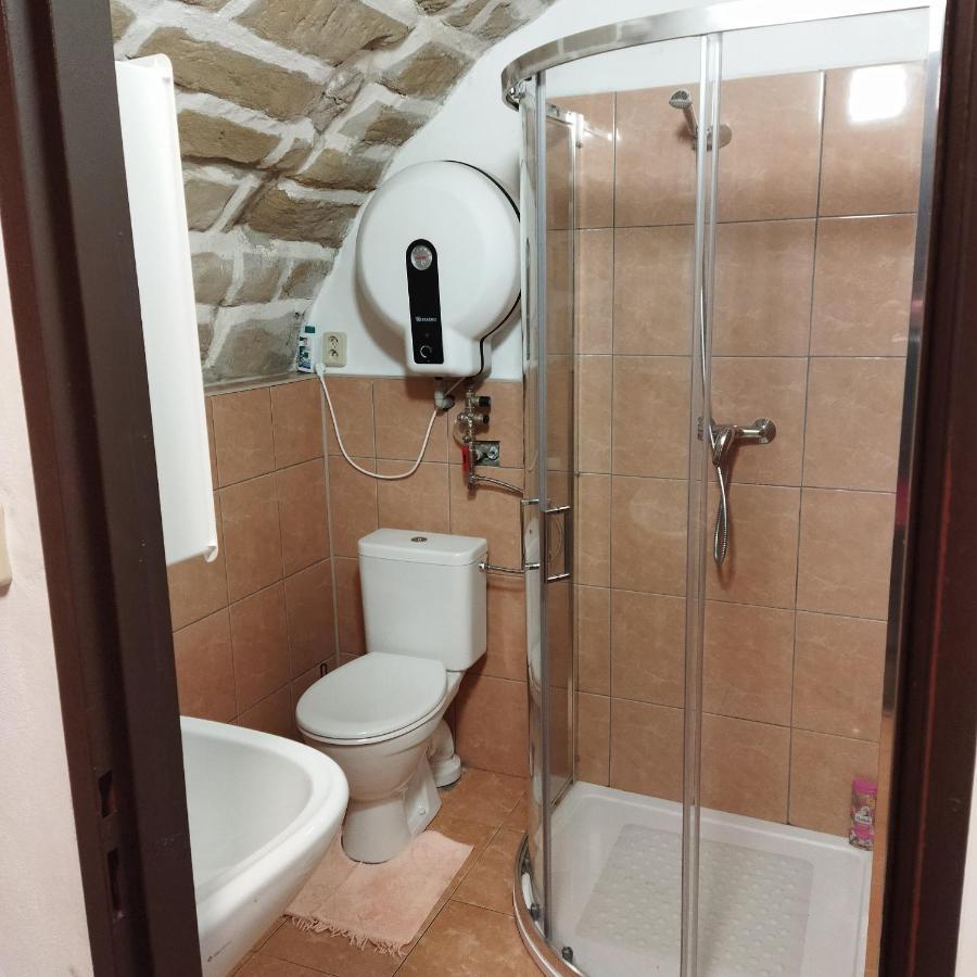 Apartman Roubenka Na Dobreni Apartment Melnik Luaran gambar